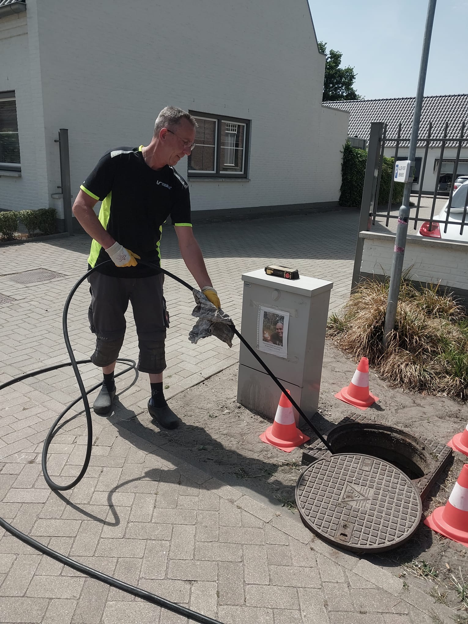 Doorspuiten van een put in Zegge