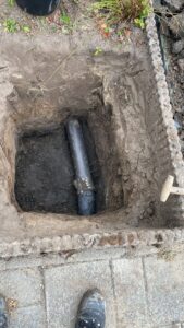 kapotte hemelwaterafvoer in bergen op zoom